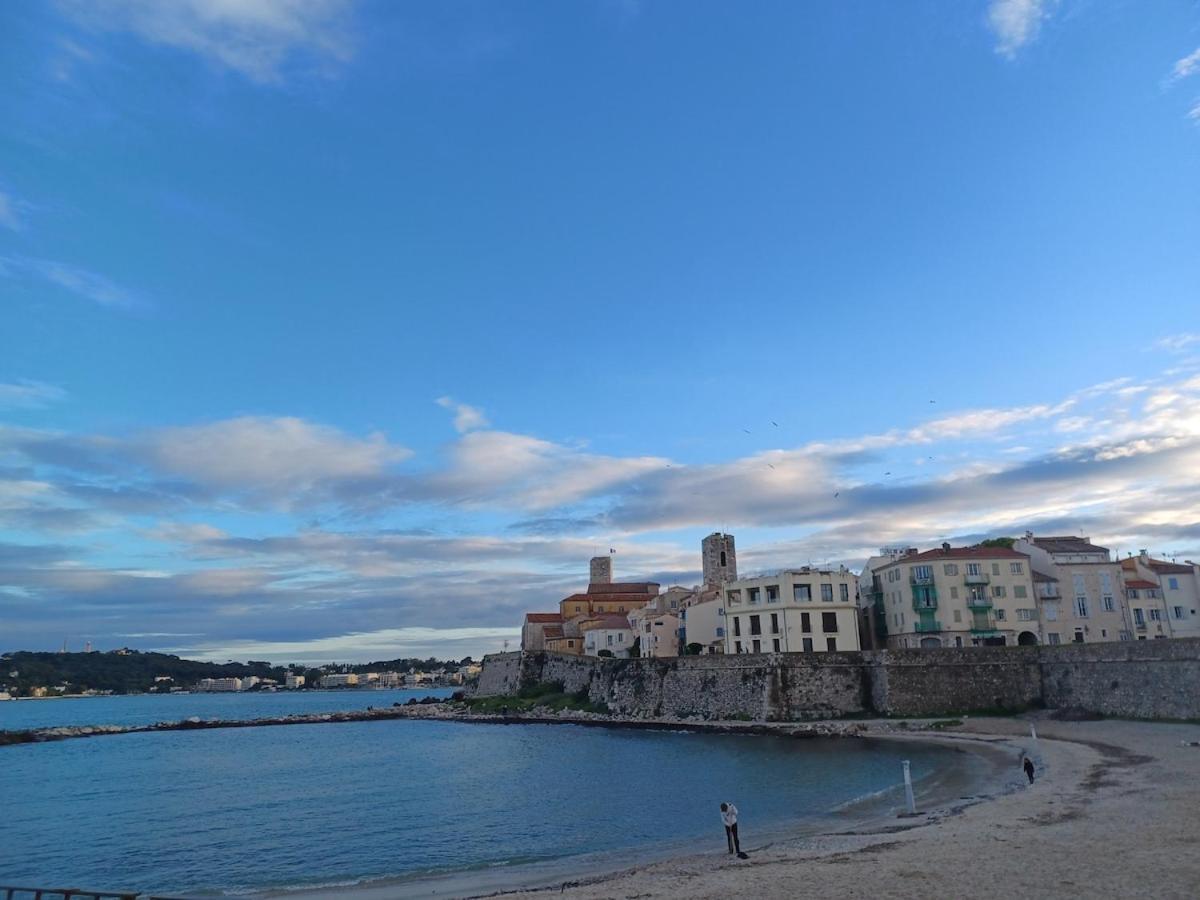 Juan Les Pins Tanit Studio Climatise Vue Sur Mer Piscine Antibes Luaran gambar