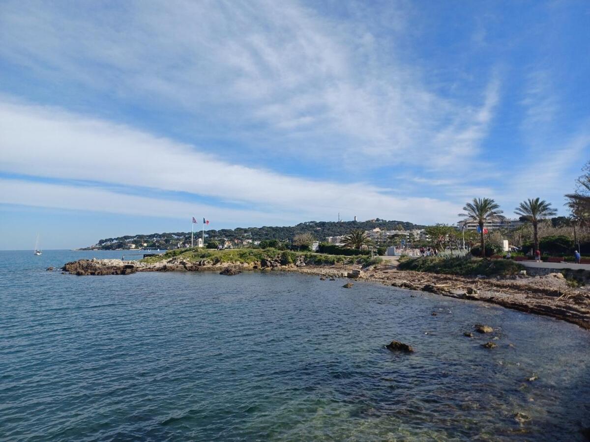Juan Les Pins Tanit Studio Climatise Vue Sur Mer Piscine Antibes Luaran gambar