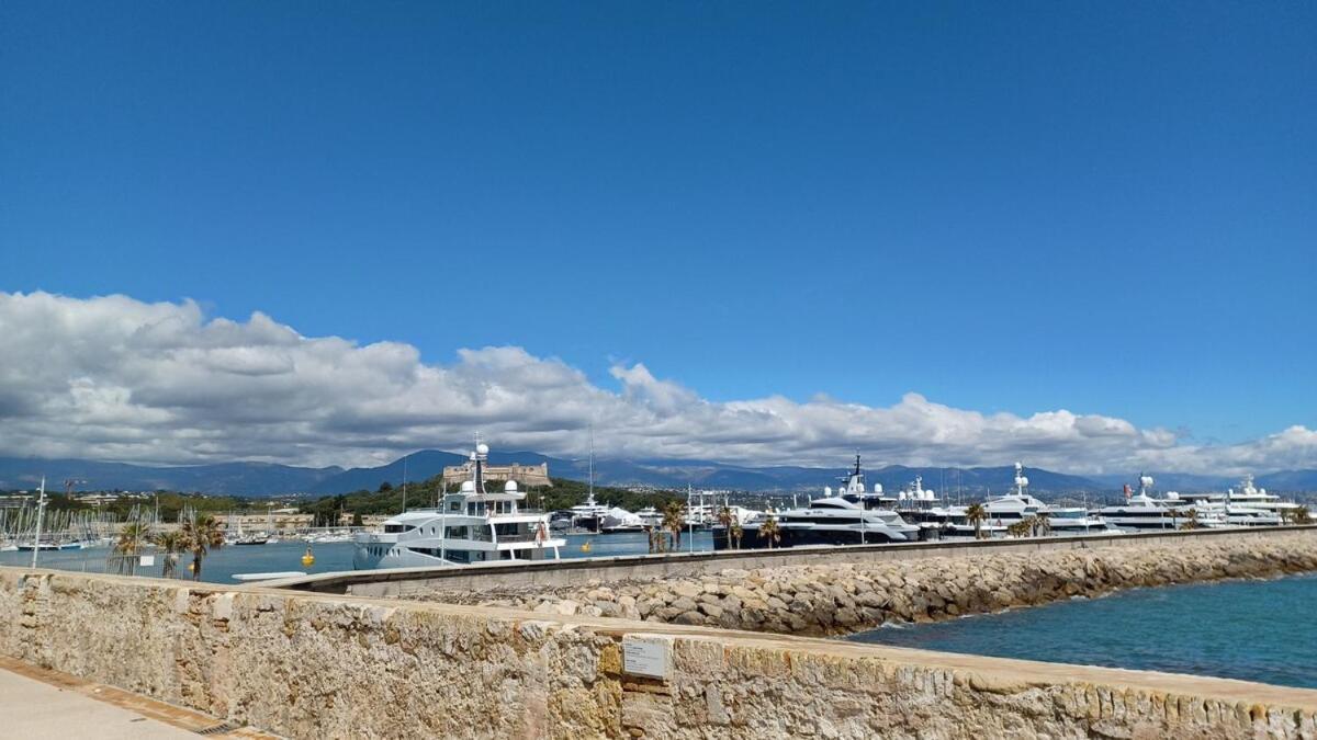 Juan Les Pins Tanit Studio Climatise Vue Sur Mer Piscine Antibes Luaran gambar